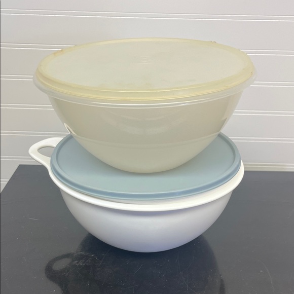 Vintage nesting Tupperware Pastel Bowl Collection with Lids - Picture 13 of 13